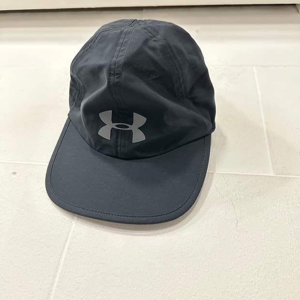 언더아머 런닝 캡
