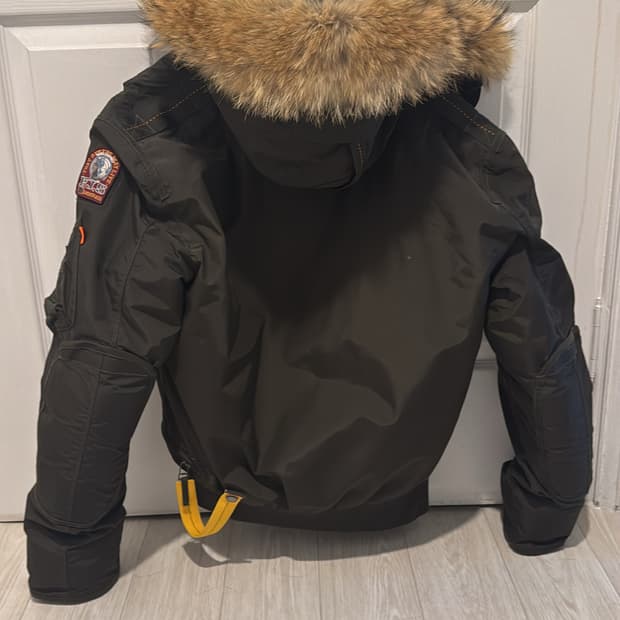 파라점퍼스 고비 m사이즈 패딩 카키색