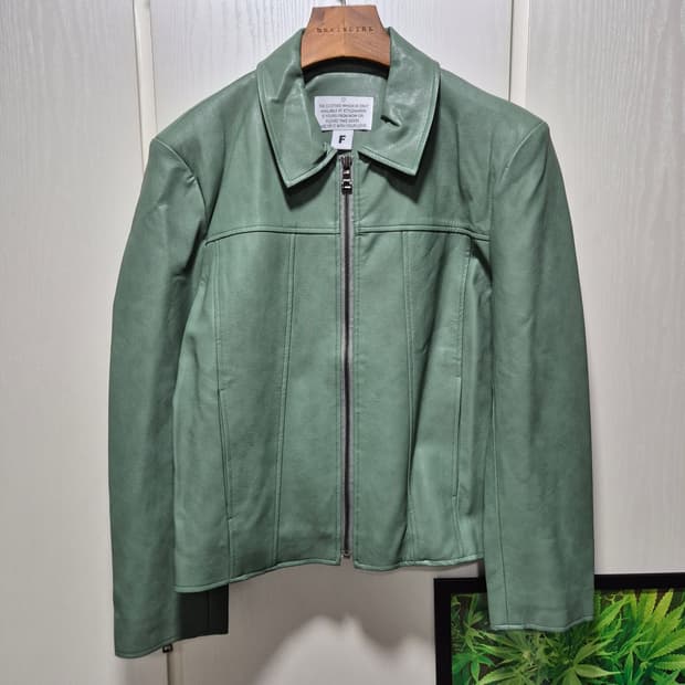 (새상품)민트그린 레더 자켓