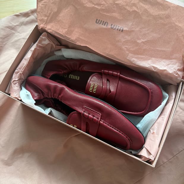 24fw 시즌 미우미우 루슈 모카신