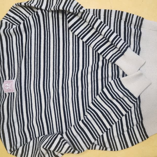 웨이비니스 버튼 헨리넥