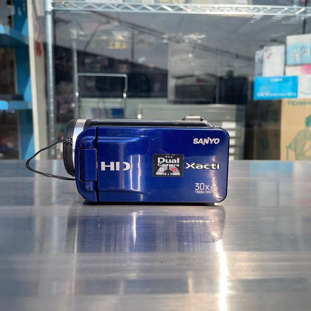 SANYO Xacti VPC-TH1 HD Camcorder (Blue)