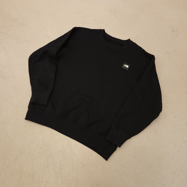 노스페이스 스몰로고 블랙 맨투맨