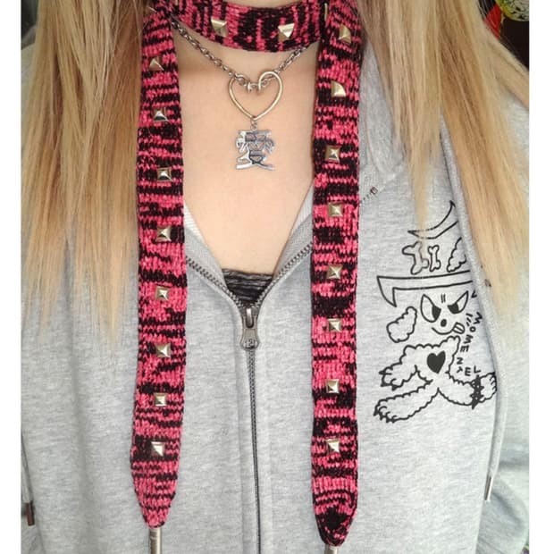 [새상품]모멘텔 Momentel studded knit necklace 