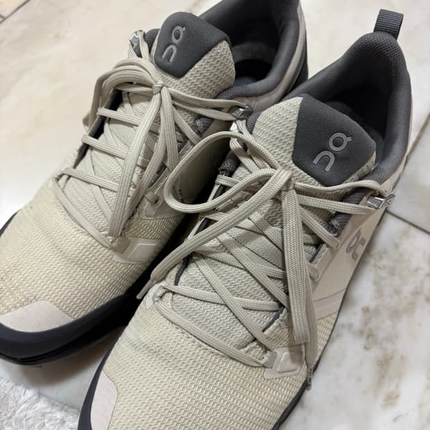 온러닝 클라우드원더 워터프루프 샌드 블랙 290