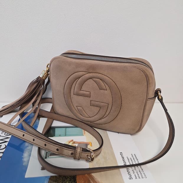 GUCCI 구찌 정품 디스코백 카메라백 크로스백 누벅베이지 금장
