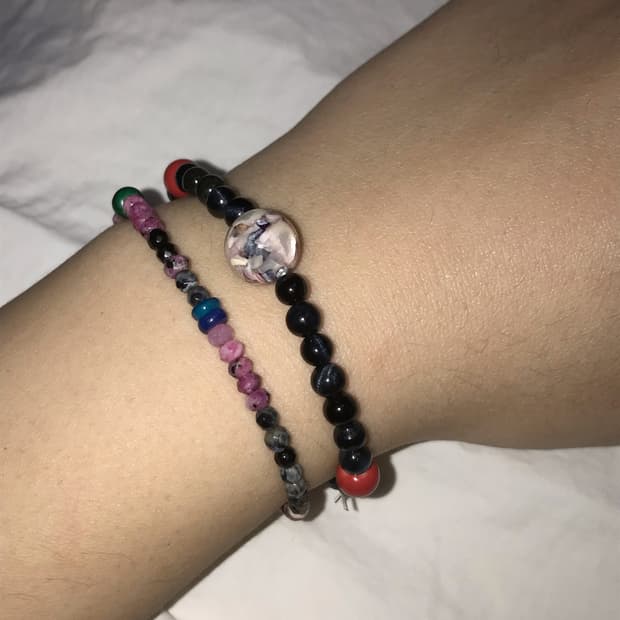 👭🏻 하나와 앨리스 레이어드 팔찌