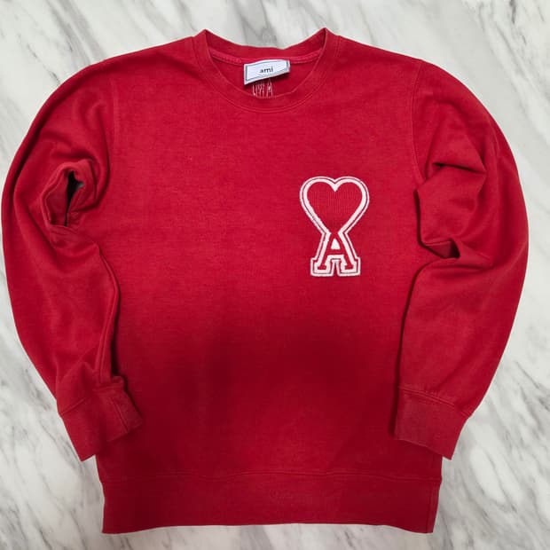 아미 빅하트 패치 맨투맨