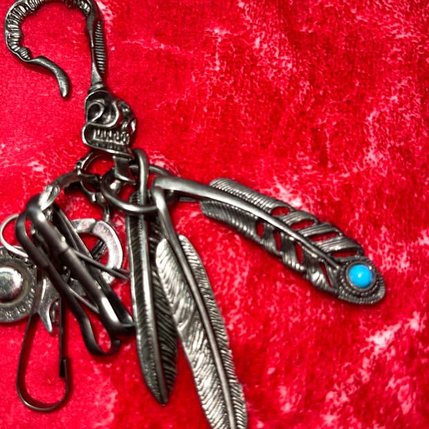 Skull Feather Keyring Set