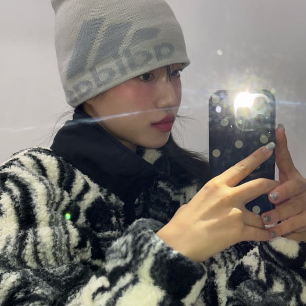 아디다스 라이트그레이 비니