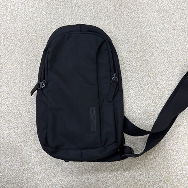 F 빈폴 미니멀 슬링백 0225T2