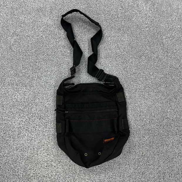 BRIEFING 브리핑 크로스백