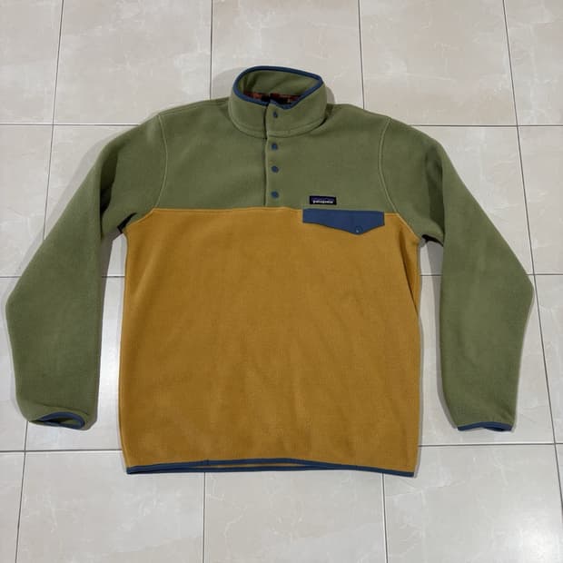 10s 파타고니아 신칠라 스냅-T 카키/머스타드