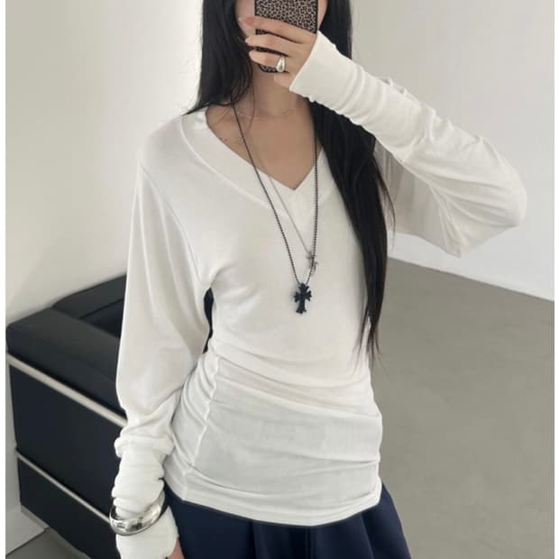 이너뮤트 브이넥 워머 긴팔티 v-neck femme top 블랙