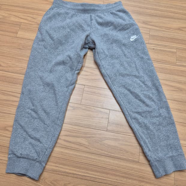 나이키 회색 트레이닝 바지 XL사이즈 판매합니다. 면 80%에 폴리에스터