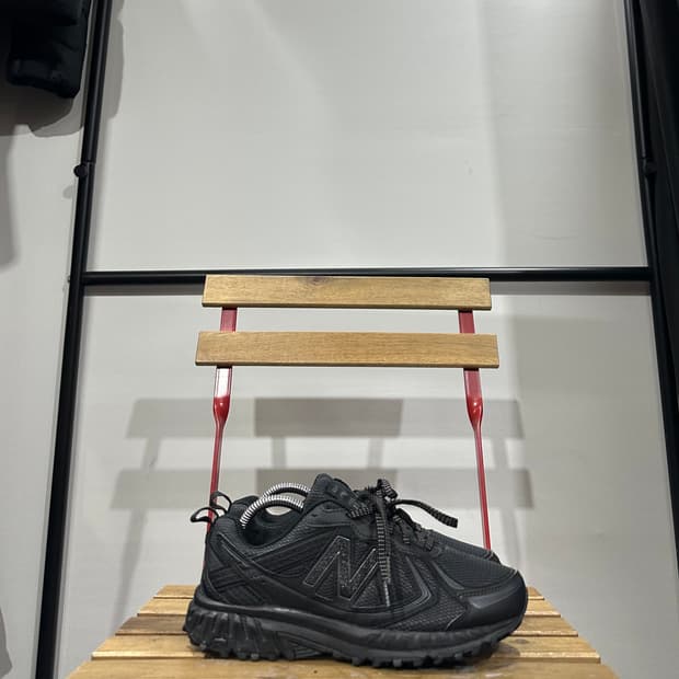 235) 뉴발란스 운동화 여성 여자 신발  410 V5 트레일화