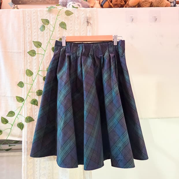 earth music 체크 미디 스커트