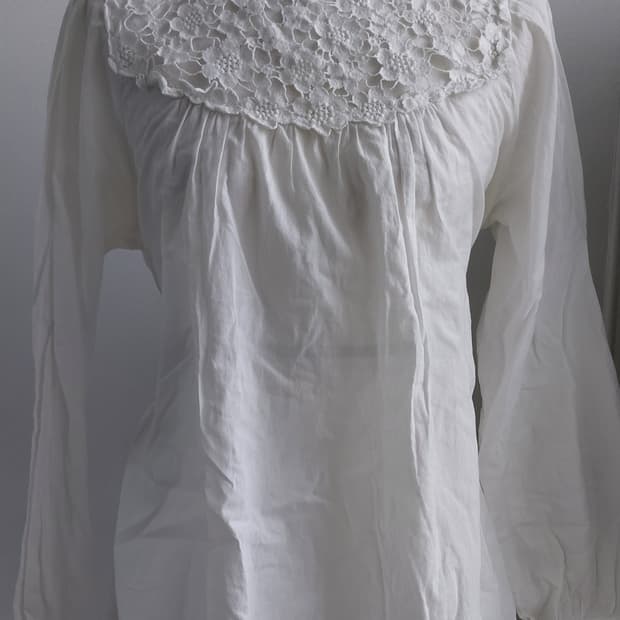 [일본빈티지] 레이스 장식 화이트 블라우스