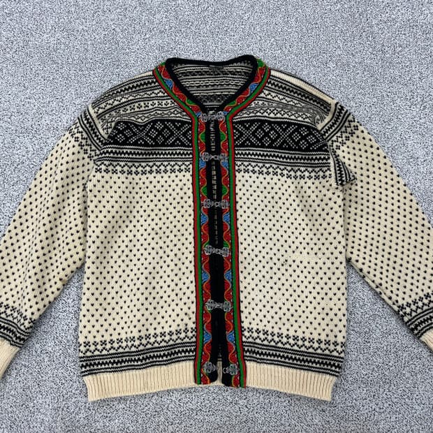 DALE OF NORWAY 데일오브노르웨이 가디건