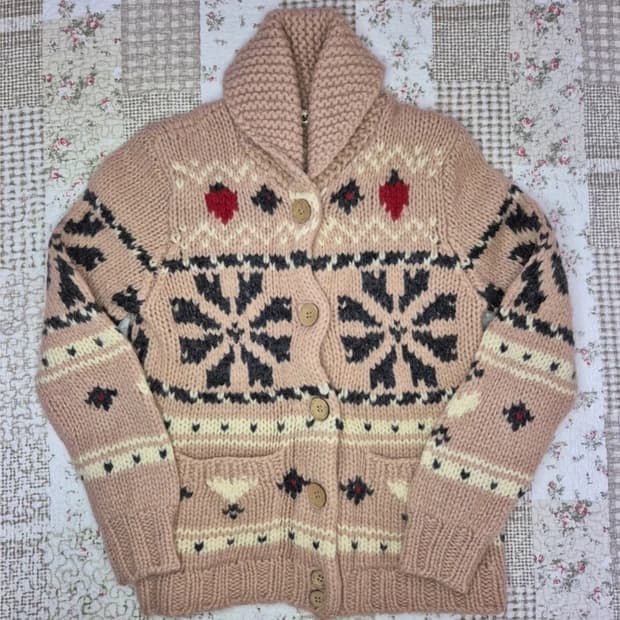 빈티지 어스뮤직 딸기 핑크 니트 코위찬 노르딕 가디건 모리걸 하구미