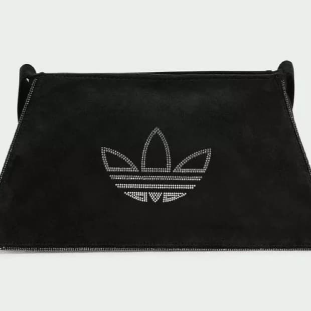 아디다스 큐빅 스웨이드 숄더백 (새상품)