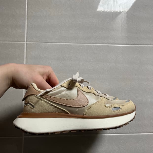 나이키 와플 피닉스 스니커즈