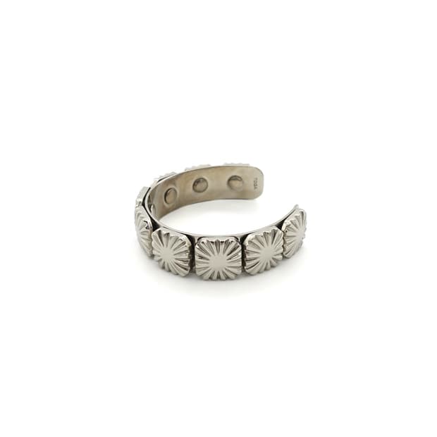 TOGA 토가 CONCHO METAL BANGLE 콘초 메탈 팔찌