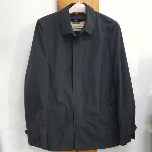 버버리 숏 트렌치 코트(95)