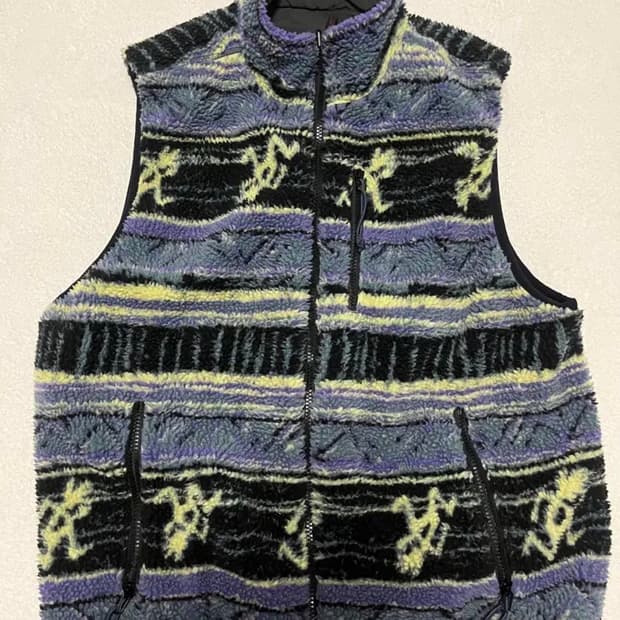 [L] 디스이즈네버댓 x 그라미치 리버시블 플리스 베스트 멀티