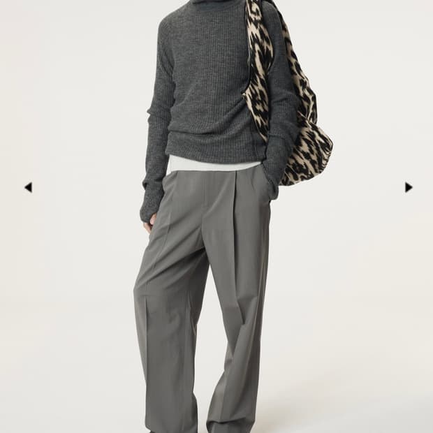 (S새상품)렉토 턱 디테일 팬츠 판매해요