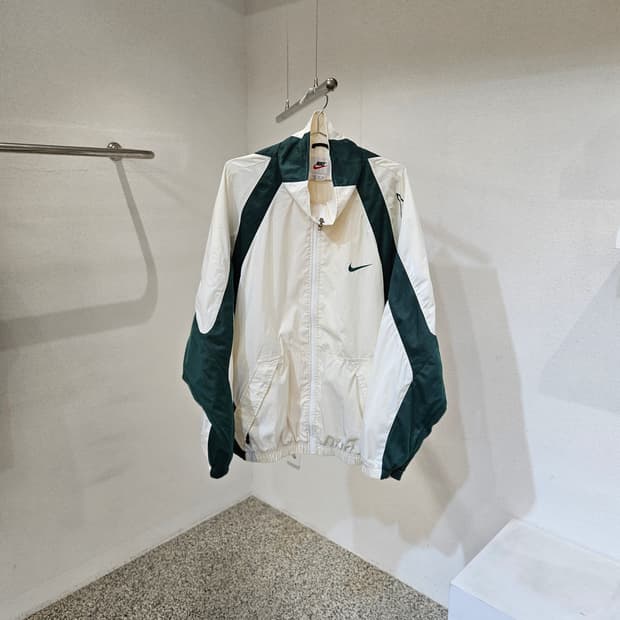 나이키 올드스쿨 바람막이