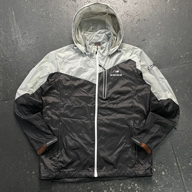 100 아이더 경량 바람막이