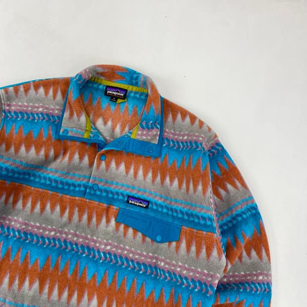 파타고니아 신칠라 스냅 티 (100)