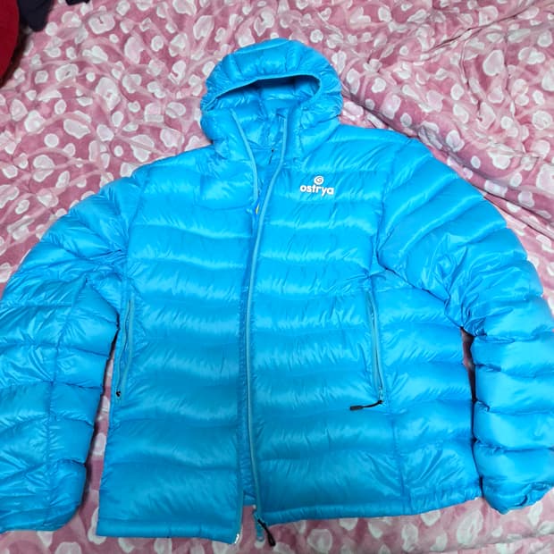 오스트리야 토피드 패딩 xl 팝니다