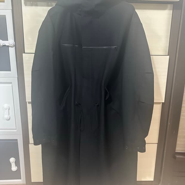 T2 : chest pocket hoodie coat black