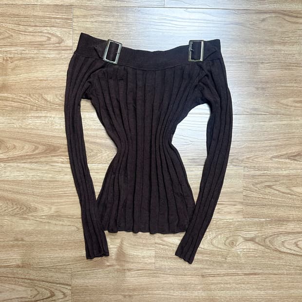 빈티지 브라운 벨트 오프숄더 니트 티셔츠 오네갸루 긱시크 베메클깔 고딕