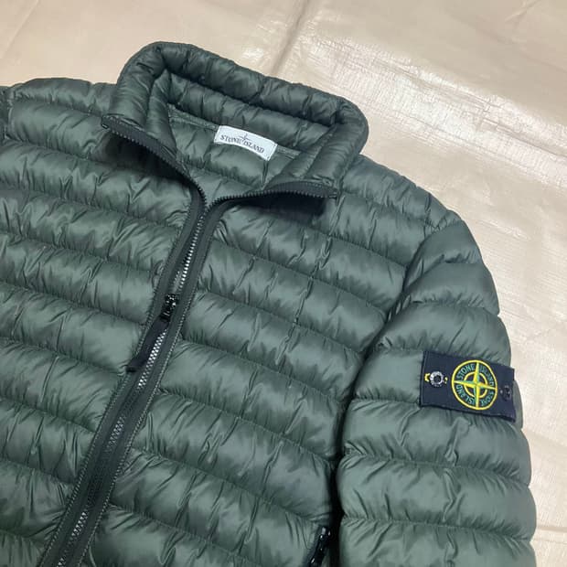 스톤아일랜드 마이크로 얀 경량패딩 L