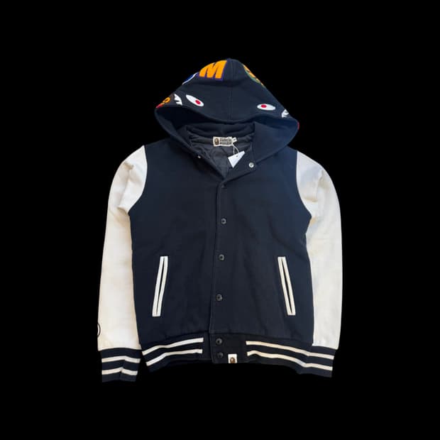 베이프 샤크 후디드 바시티 자켓