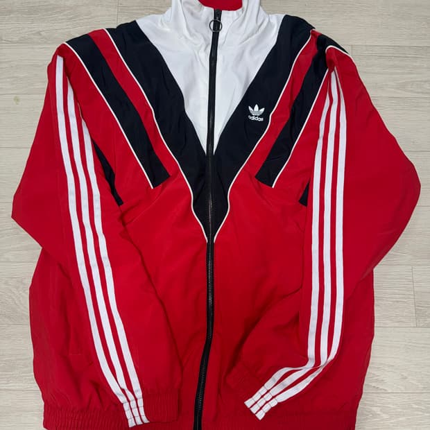 아디다스 JW9741 바람막이 XS