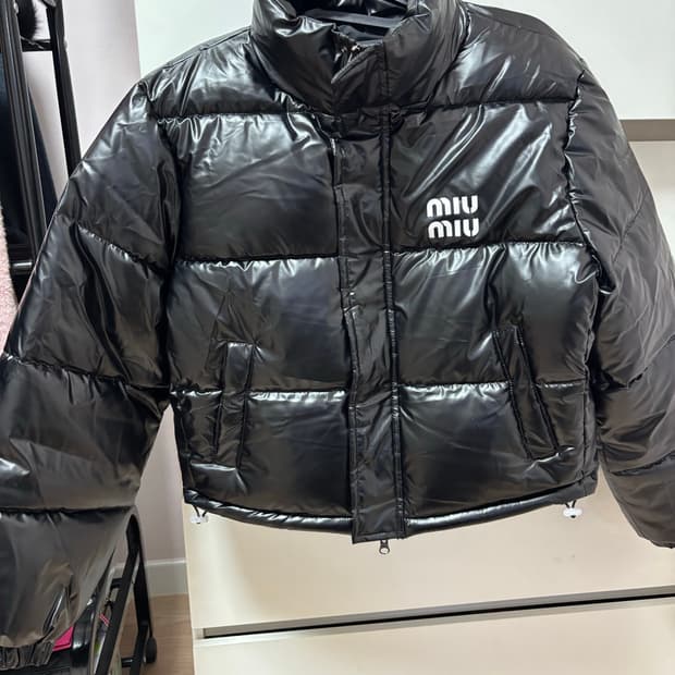 미우미우 숏패딩 블랙