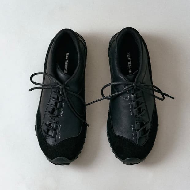 네커티브쓰리  Curved Lace No.2 Sneakers_Black