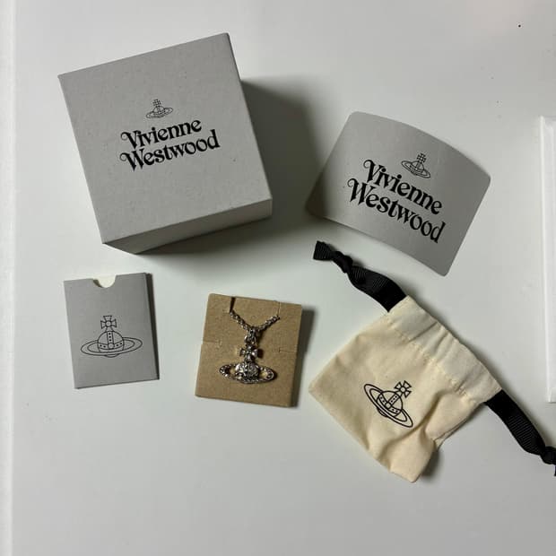 비비안웨스트우드 미니 바스 릴리프 실버