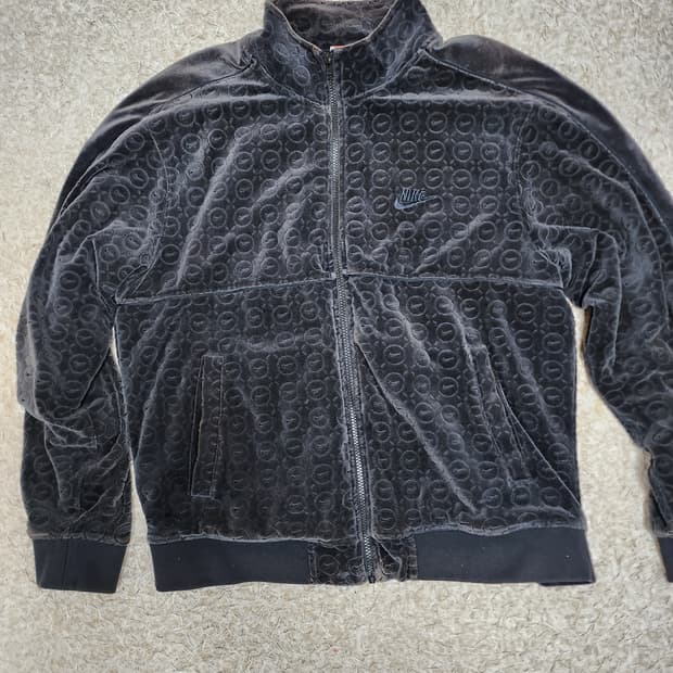 나이키 슈프림 밸루아 자켓