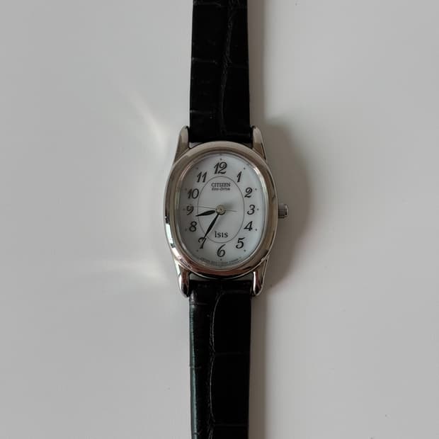 1990s Isis Silver Oval Ladies Quartz