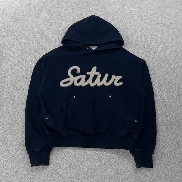 세터 Satur 루고 아플리케 리벳 후드티 네이비