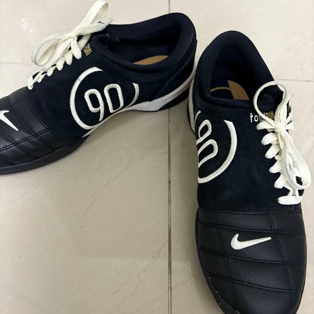 나이키 토탈90 블랙 270