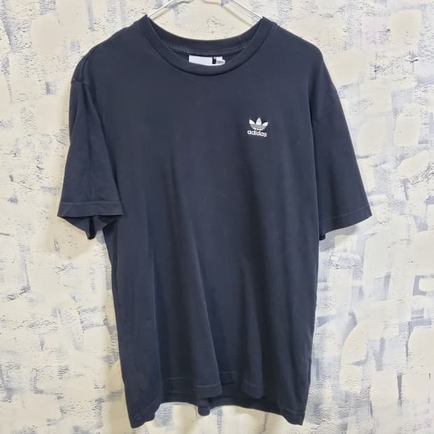 아디다스 트레포일 블랙 반팔 티셔츠 