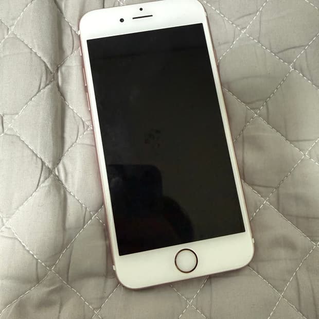 아이폰 6s 로즈골드 128기가 판매합니다