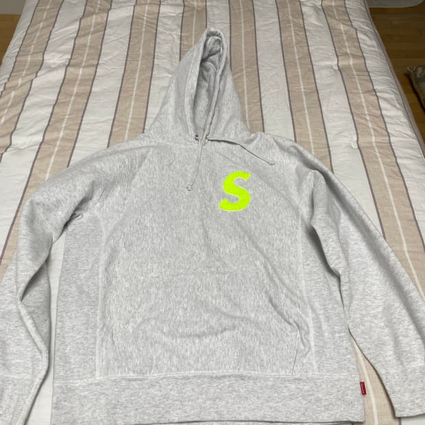 슈프림 후드티 팝니다