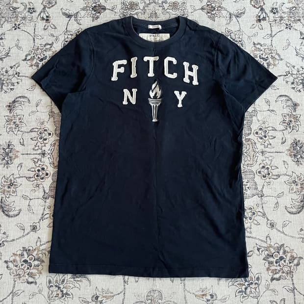 아베크롬비 로고 패치 반팔티